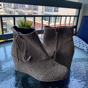 Toms Desert Wedge Bootie